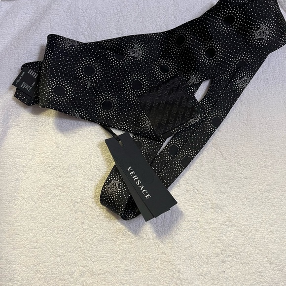 Gianni VERSACE Black and White Dotted Men's Tie with MADUSA image 100%SILK - Picture 8 of 12